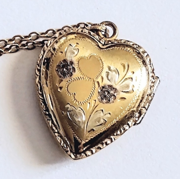 💲 SOLD 💲 - Picture 2 of 9